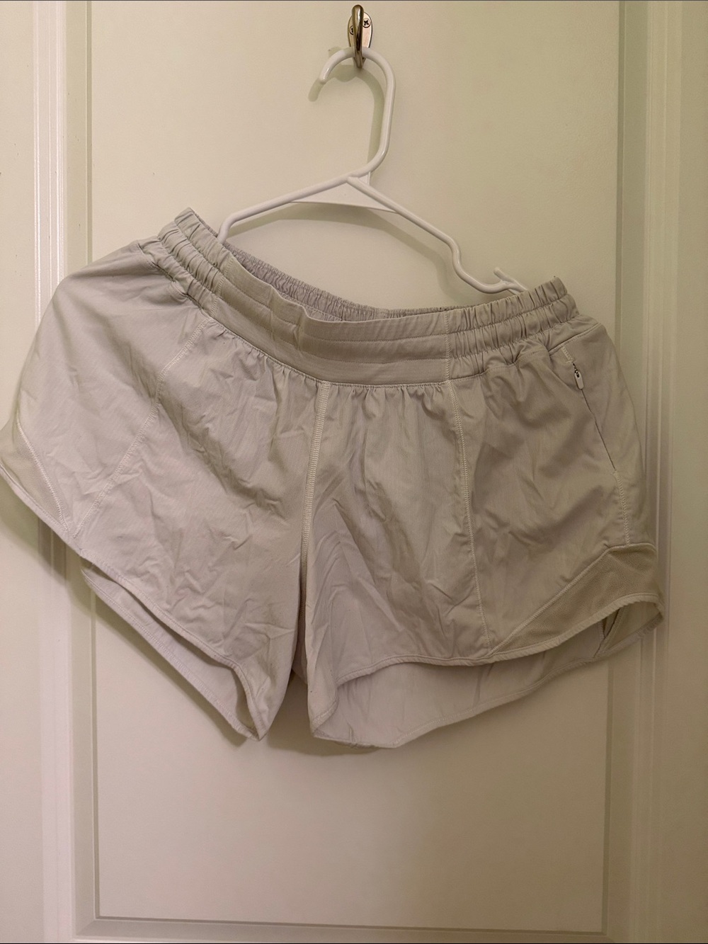 White Lululemon Hotty Hot 4in Athletic Shorts